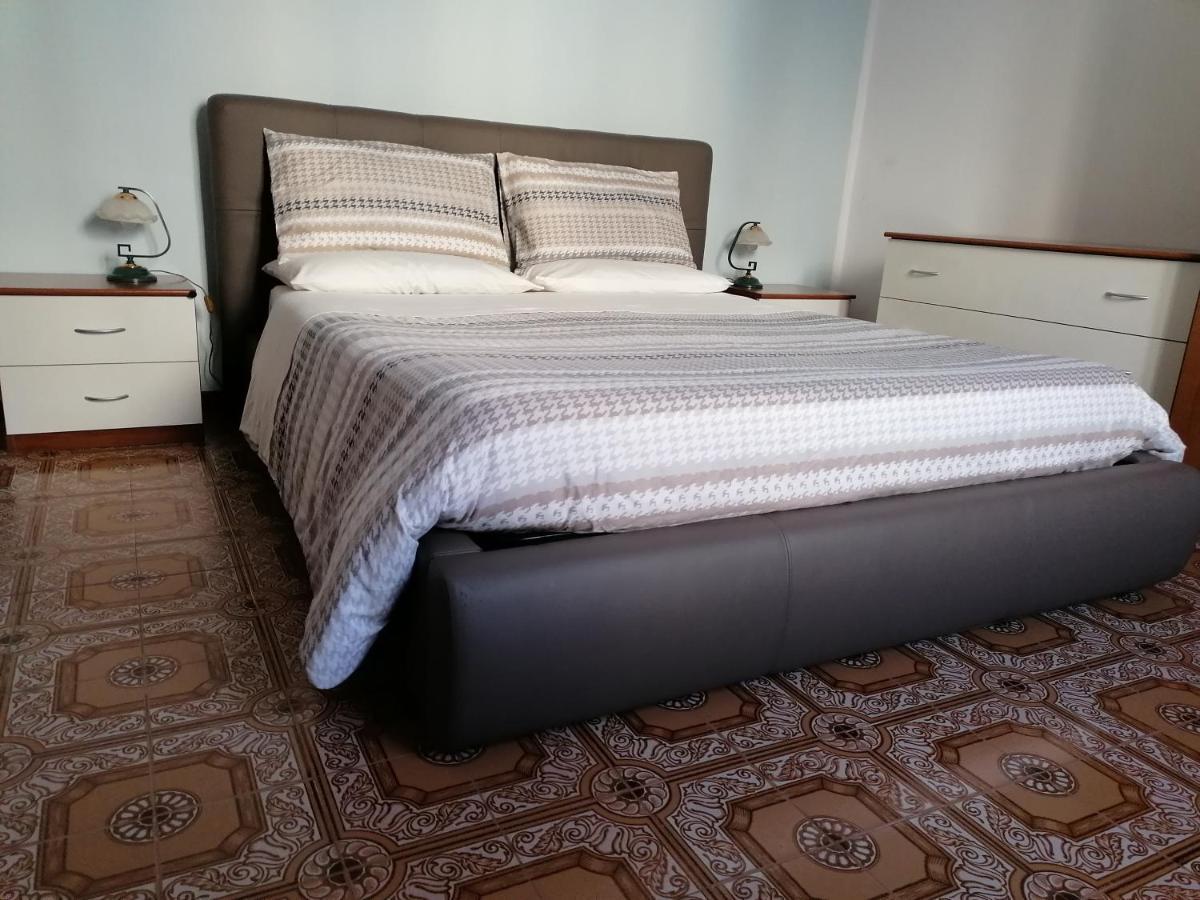 Due Finestre Sul Cortile Otel Novi Ligure Dış mekan fotoğraf